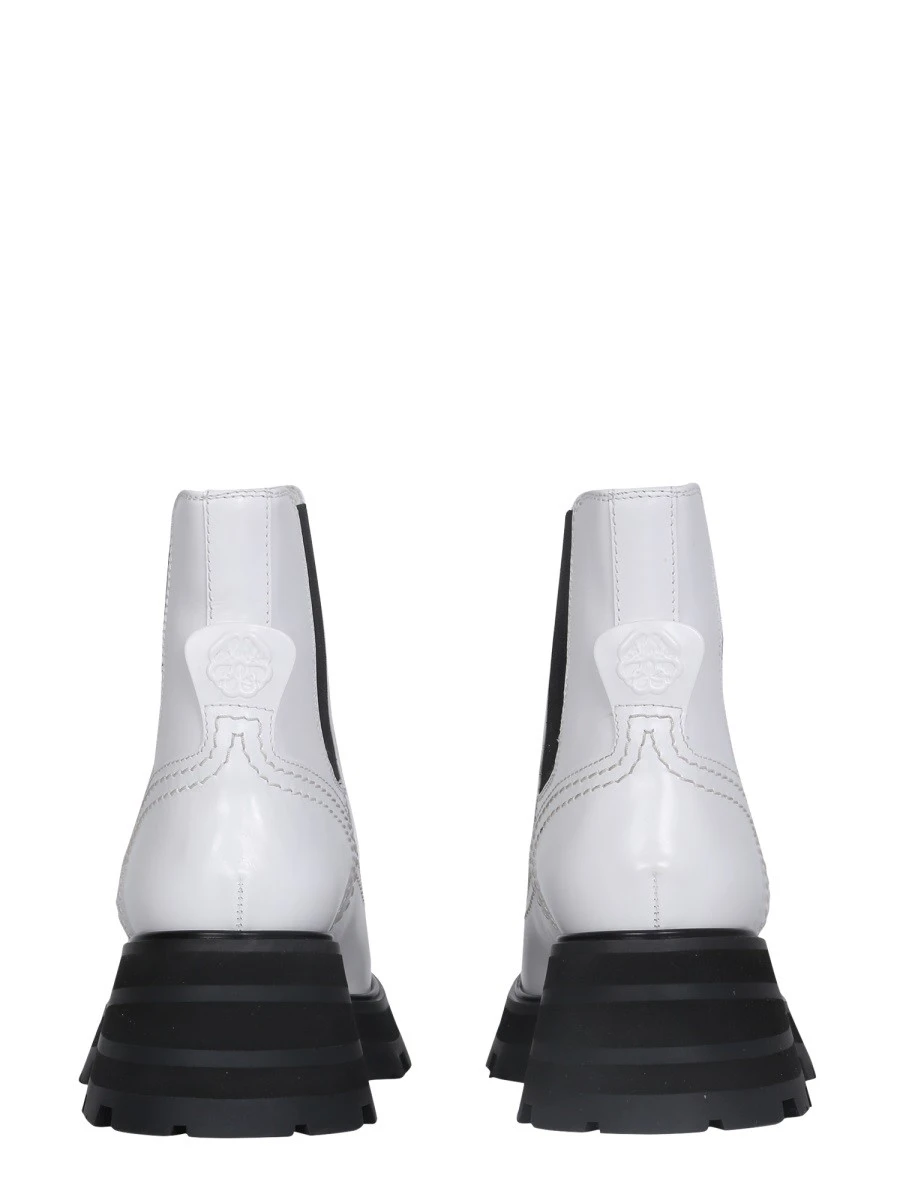 WANDER CHELSEA BOOTS.webp