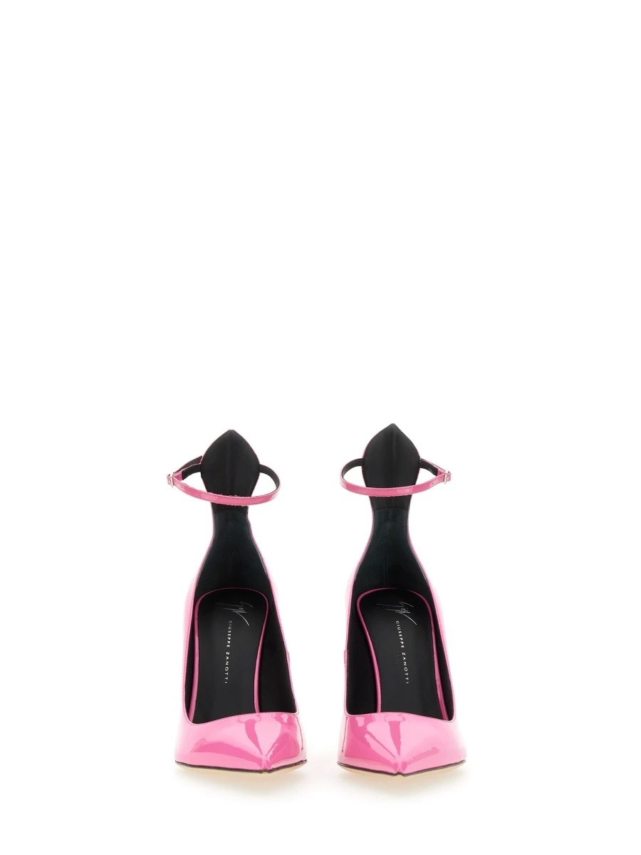 PATENT LEATHER PUMPS.webp