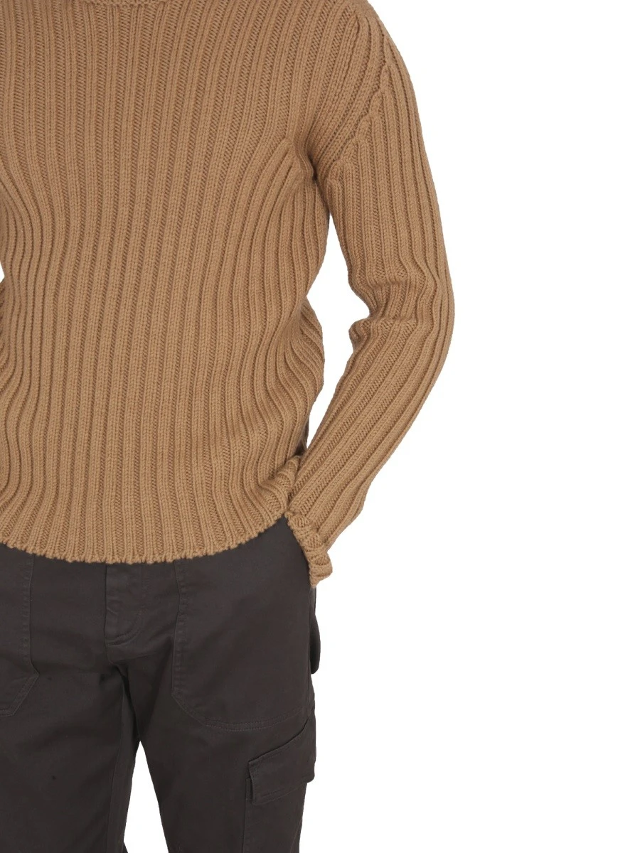 TURTLENECK SWEATER.webp