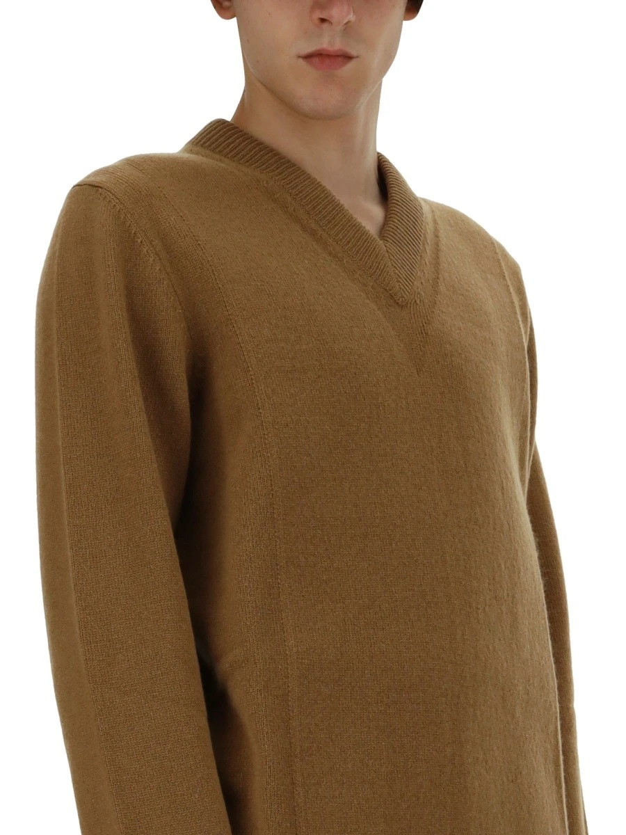 V-NECK SWEATER.webp