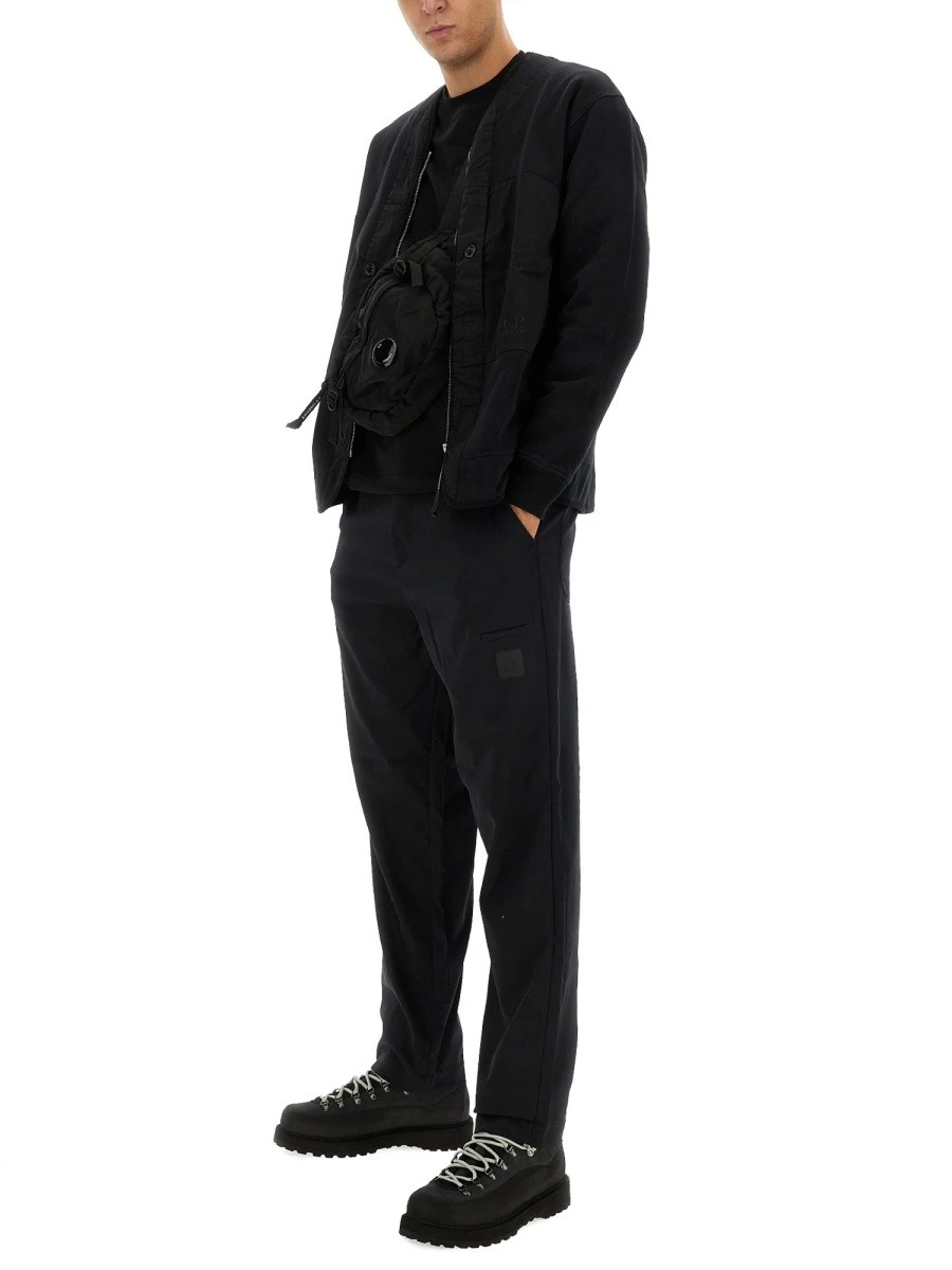 ZIP SWEATSHIRT..webp