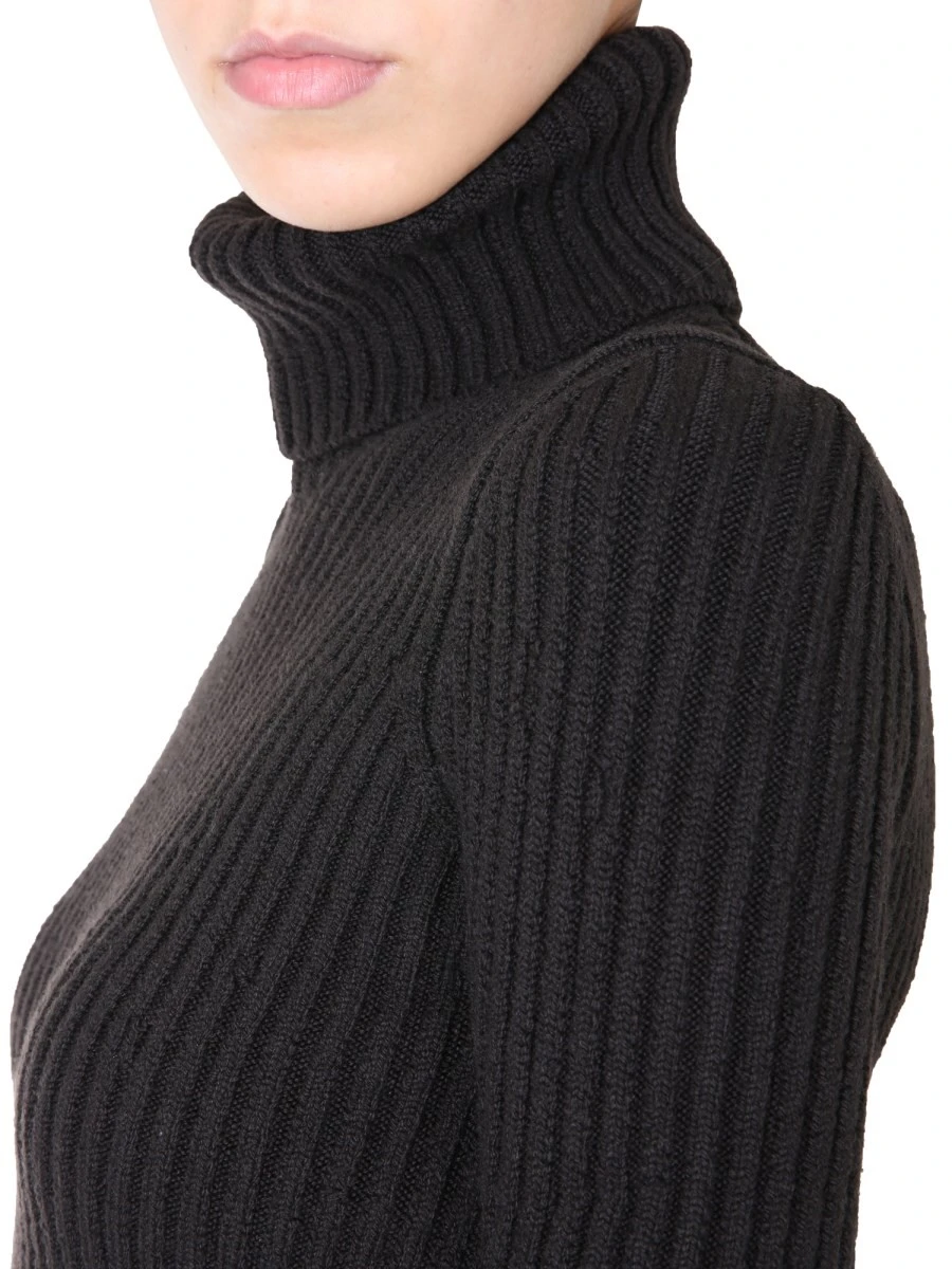 TURTLENECK SWEATER.webp