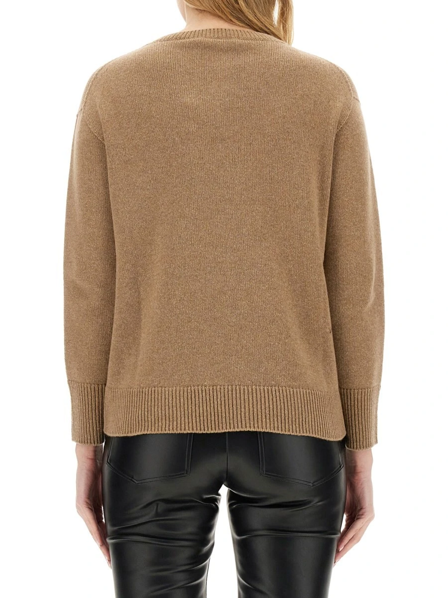 V-NECK SWEATER.webp