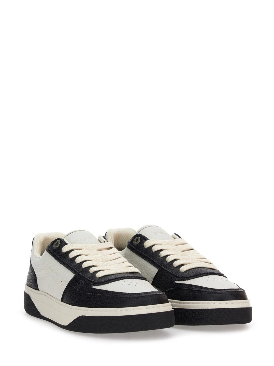 SNEAKER "INITIAL".webp