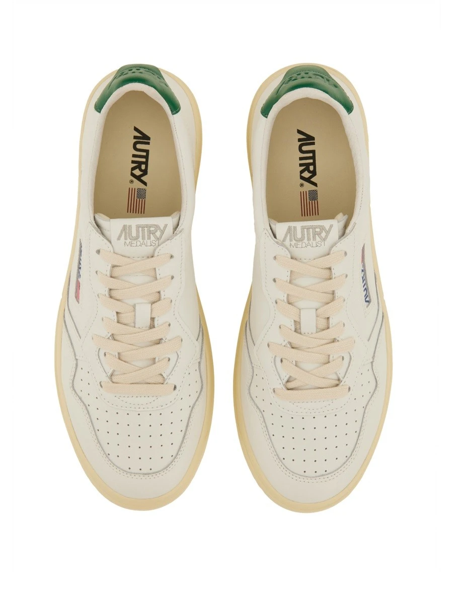 SNEAKER MEDALIST LOW.webp