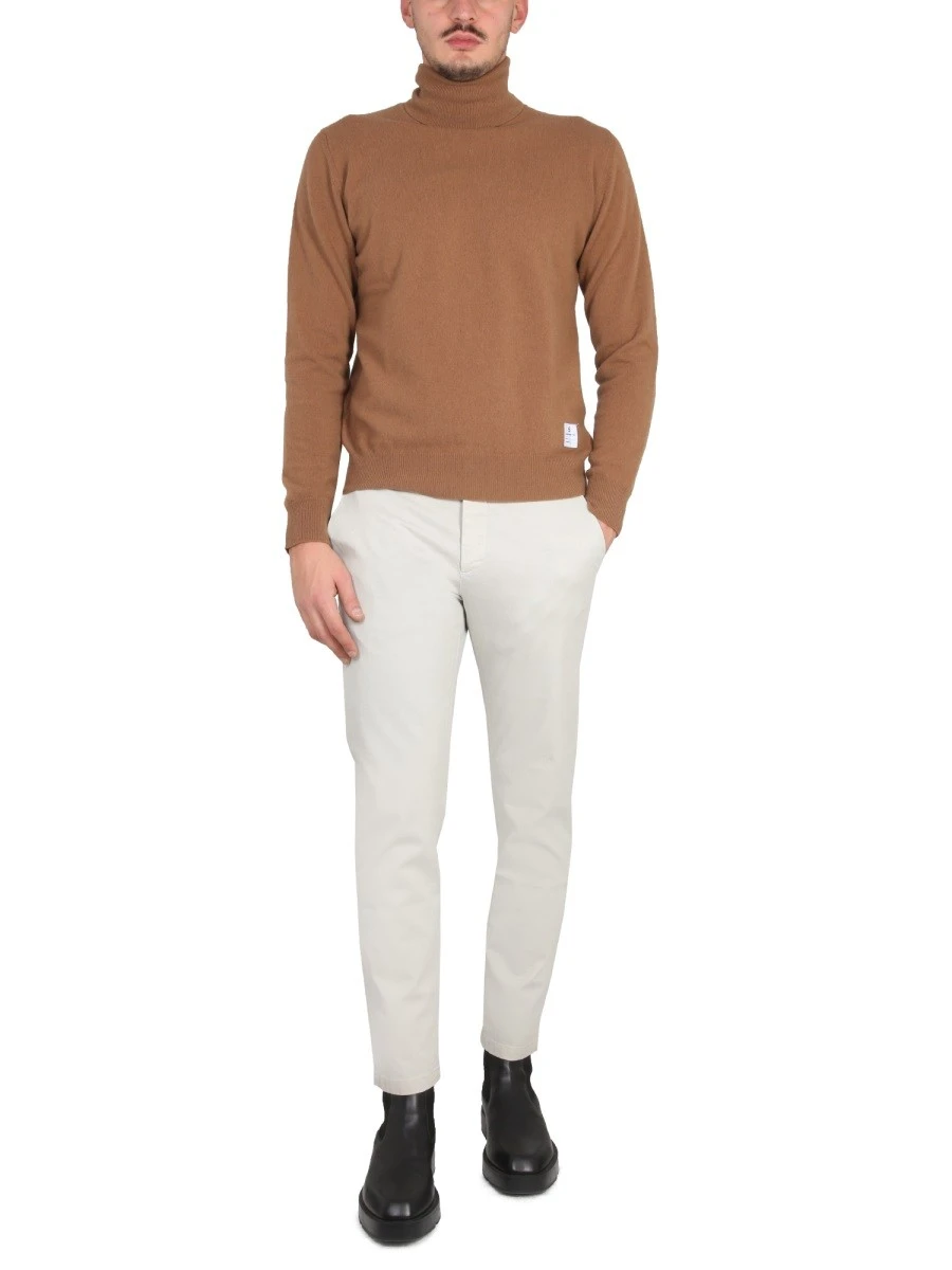 PANTS WITH LOGO PATCH.webp