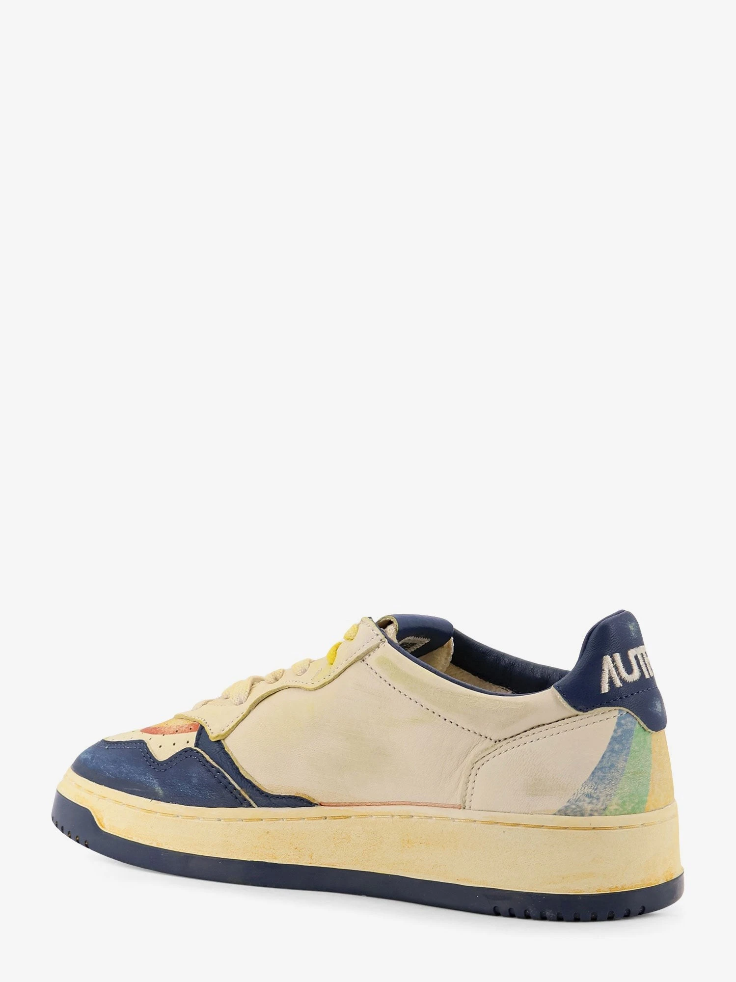 Super Vintage leather low-top sneakers.webp