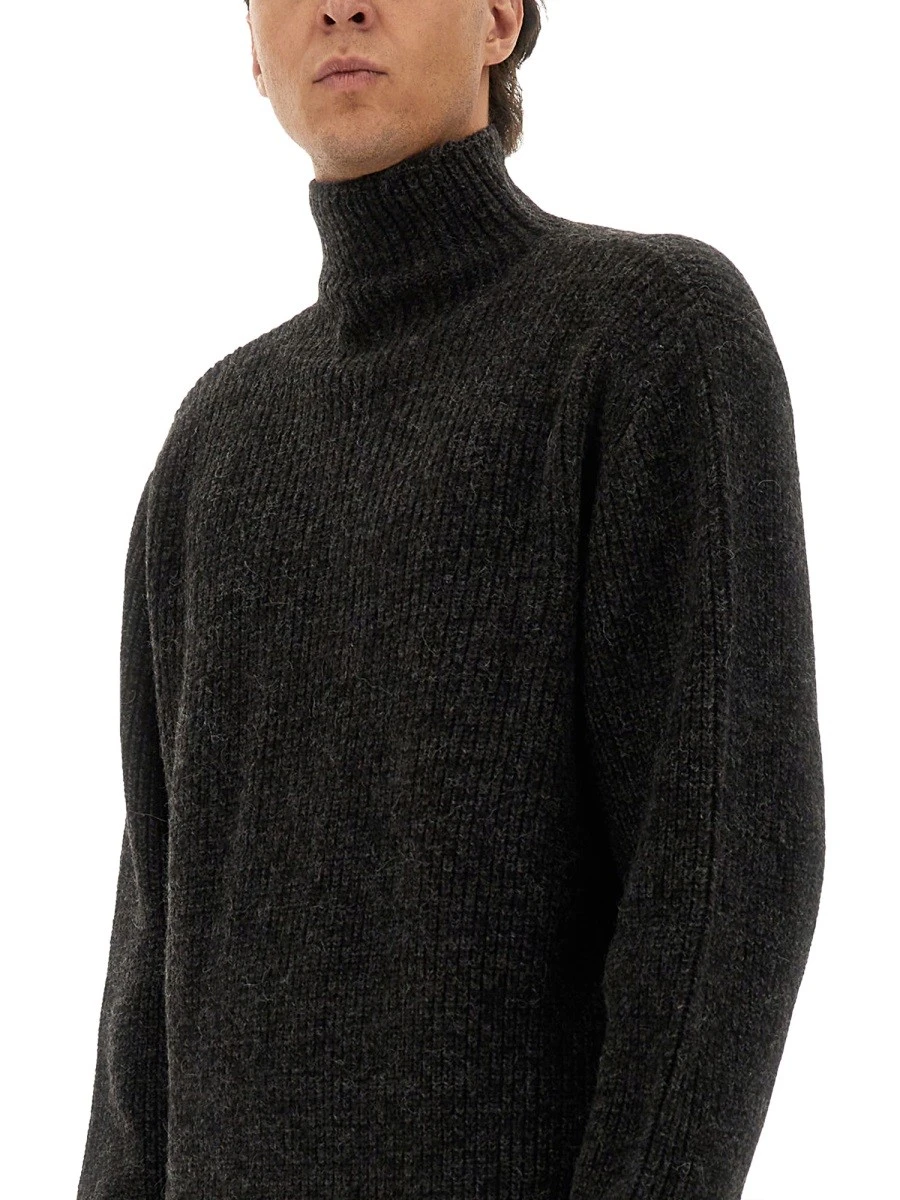 TURTLENECK SWEATER.webp