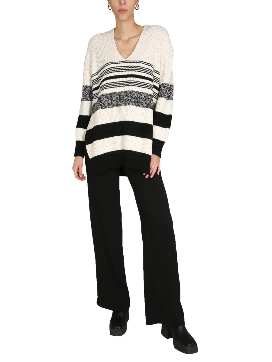 V-NECK SWEATER.webp