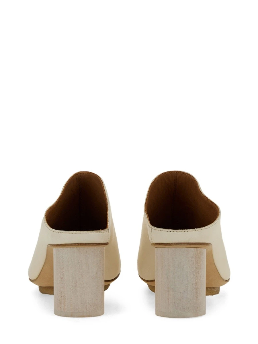 LEATHER MULE..webp