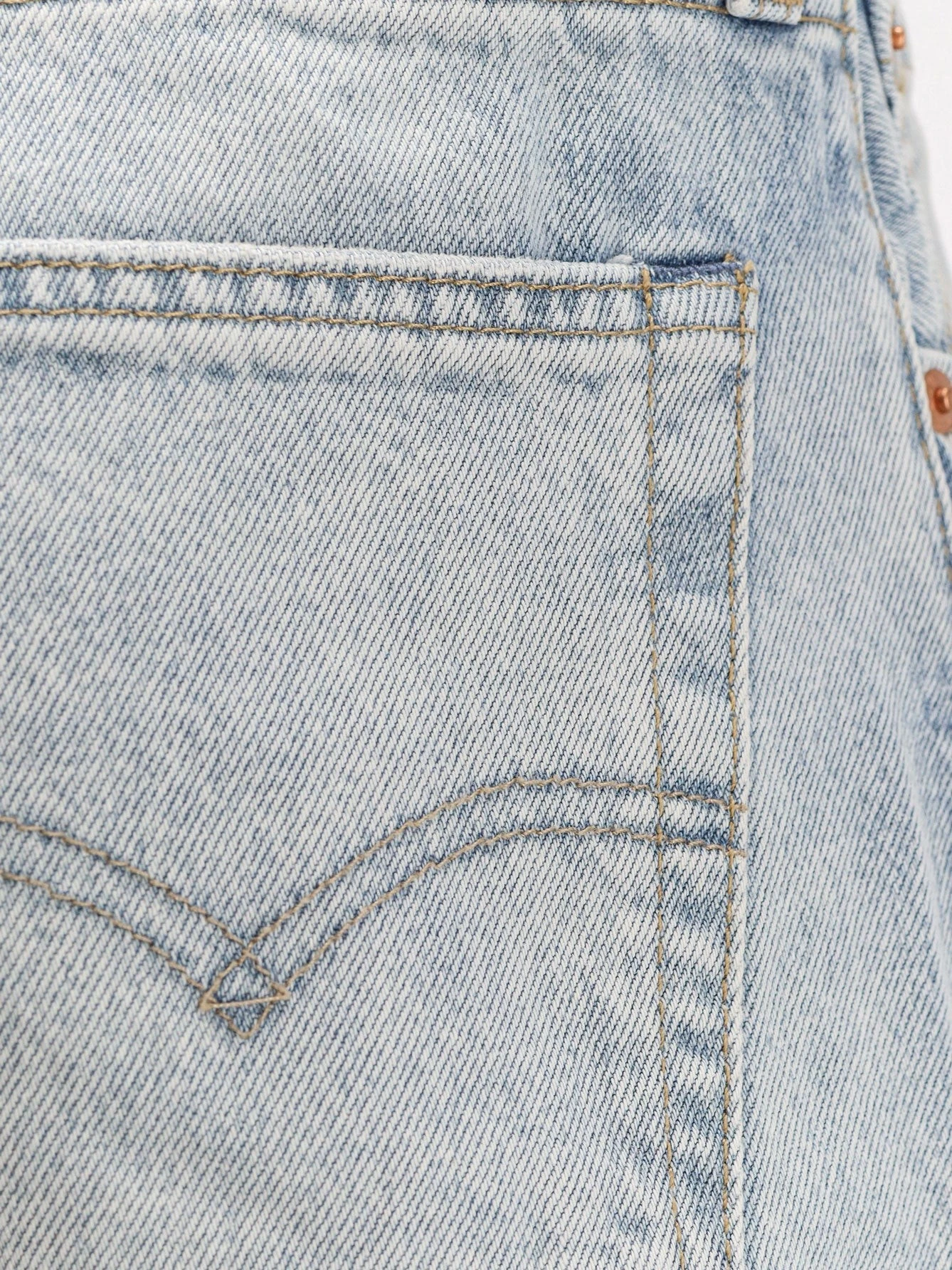 555 Relaxed Straight Jeans.webp