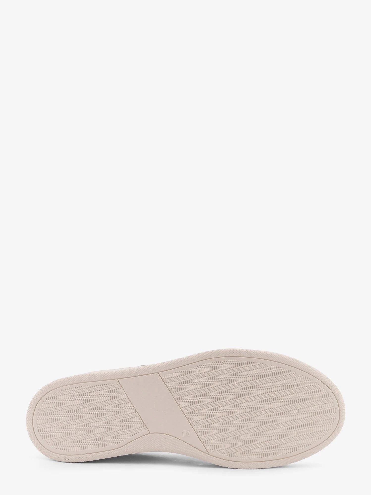 Leather sneakers with iconic stitching.webp