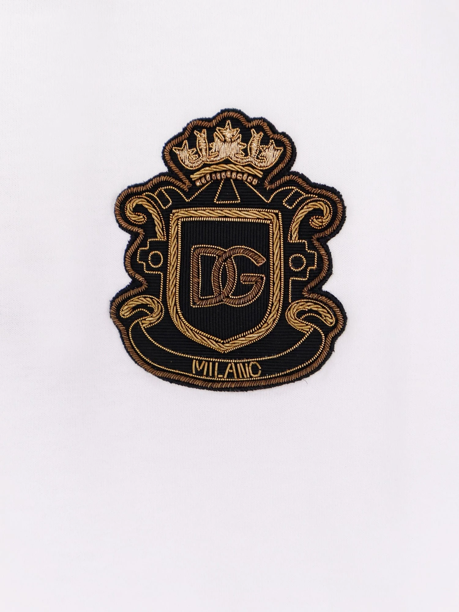 Cotton t-shirt with iconic logo patch.webp