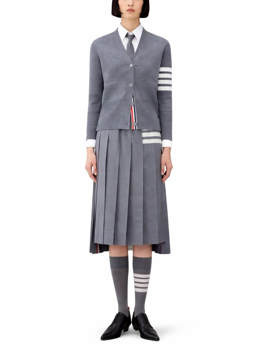 V-NECK CARDIGAN.webp