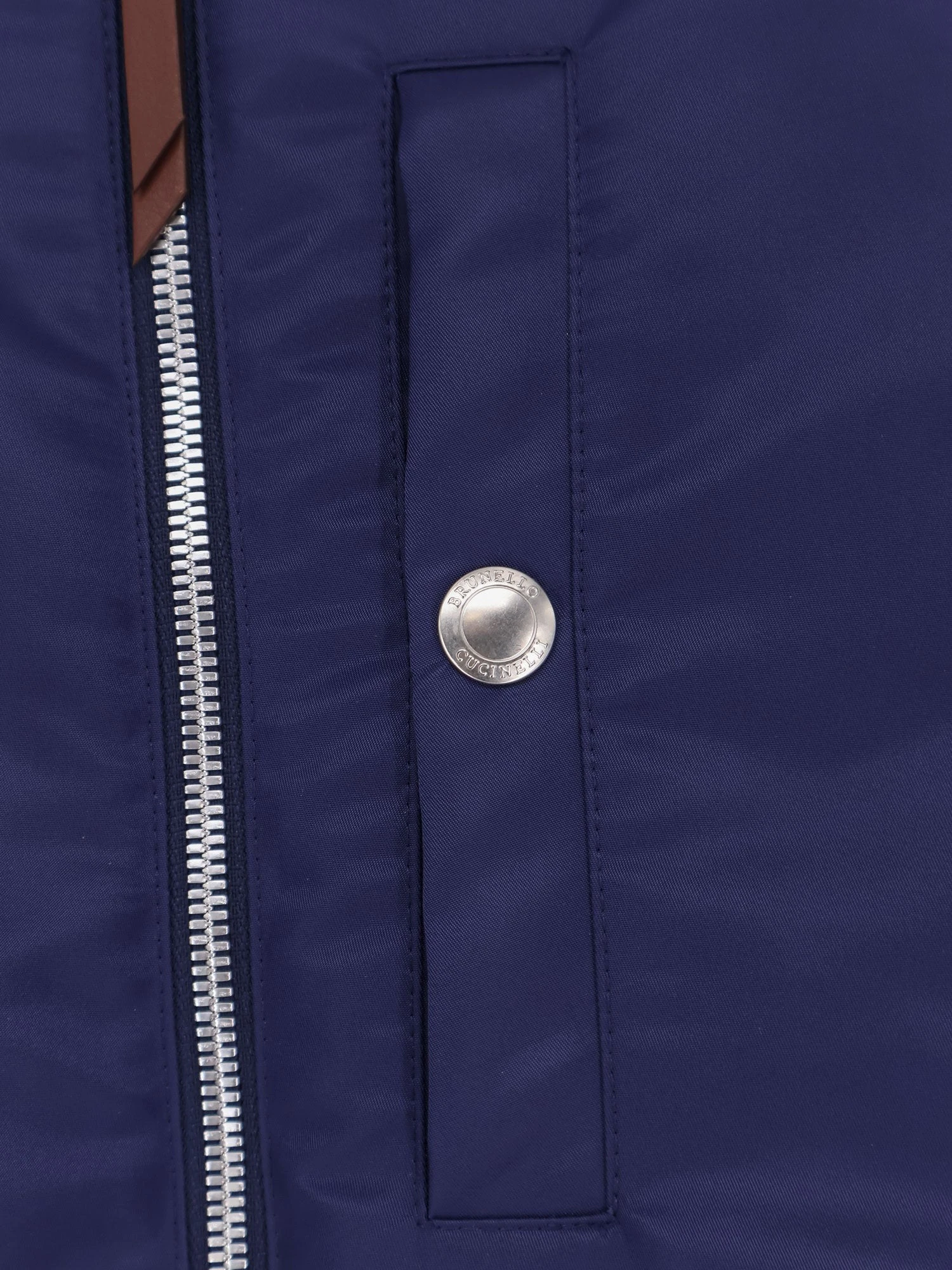 Water-repellent nylon sleeveless jacket.webp