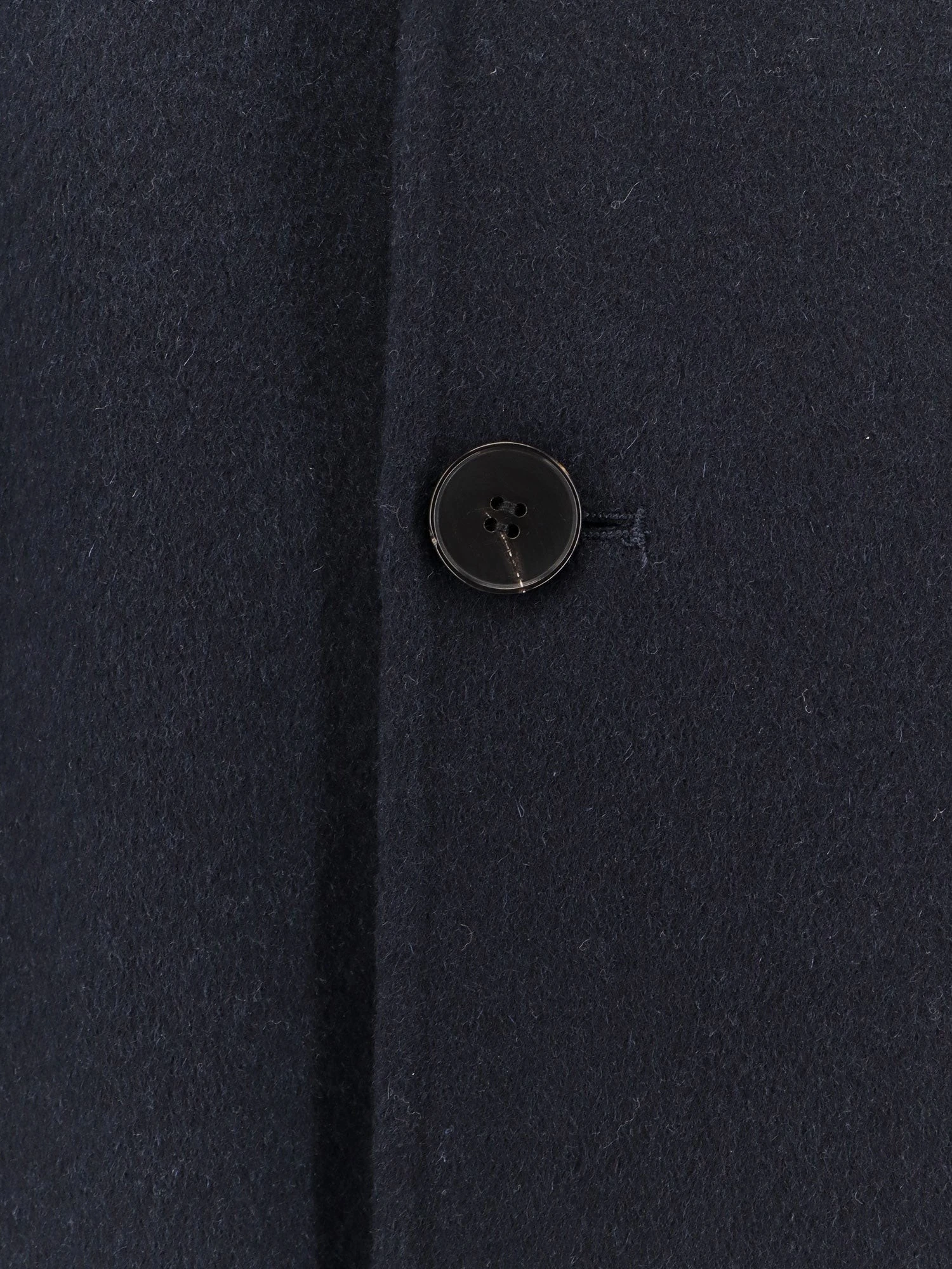 Outdoor wool coat.webp