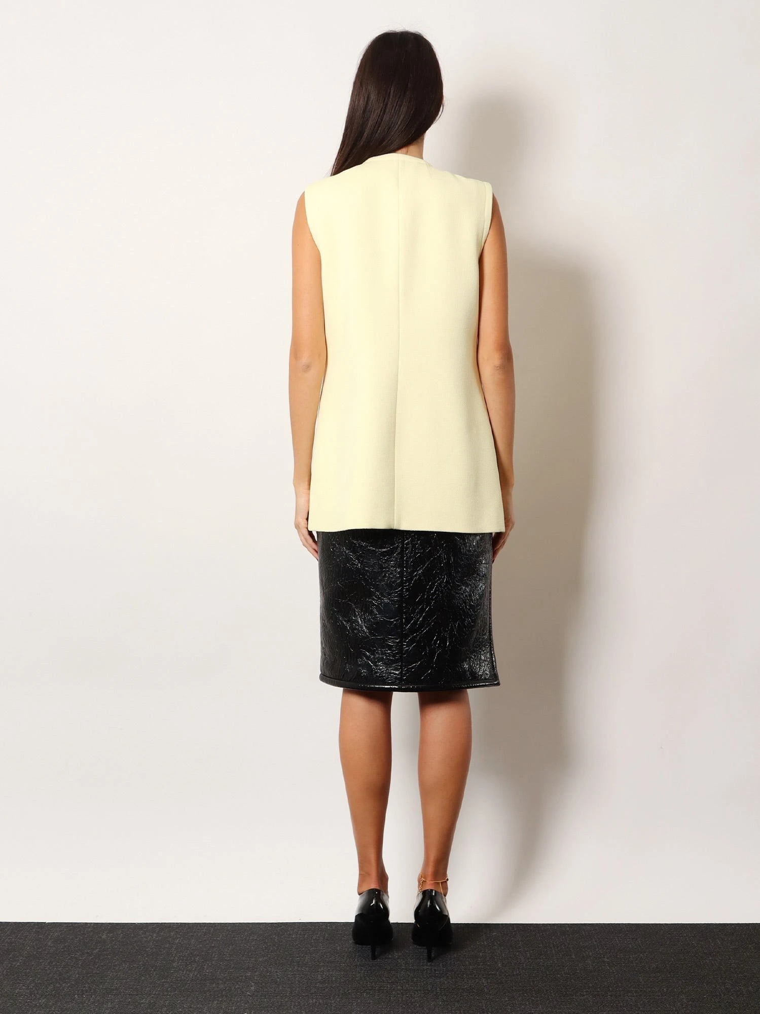 Viscose vest with maxi buttons.webp