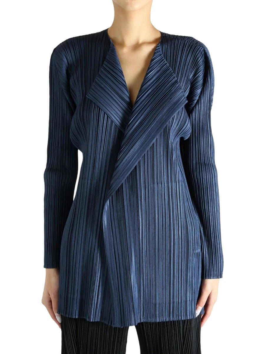 "MELLOW PLEATS" COAT.webp