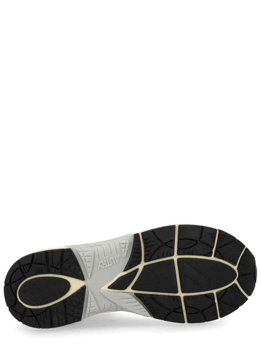 "HYPERWAY" SNEAKER.webp