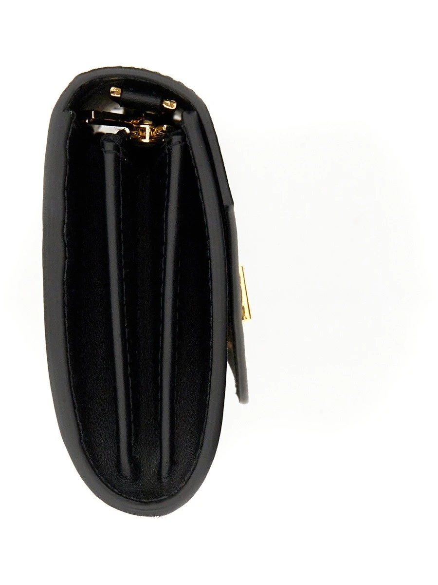 WALLET WITH CHAIN AND LOGO.webp