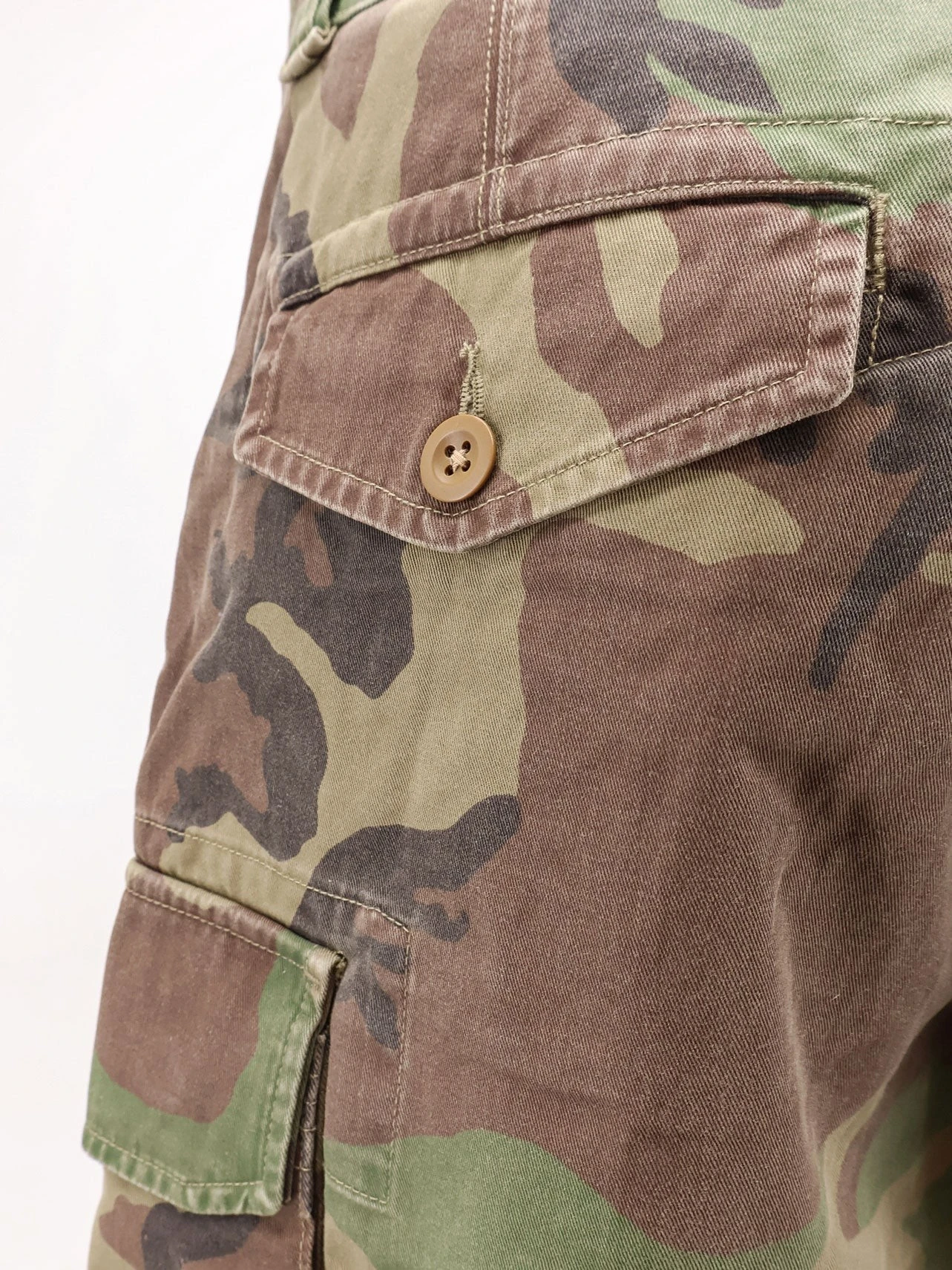 Camouflage cotton shorts.webp