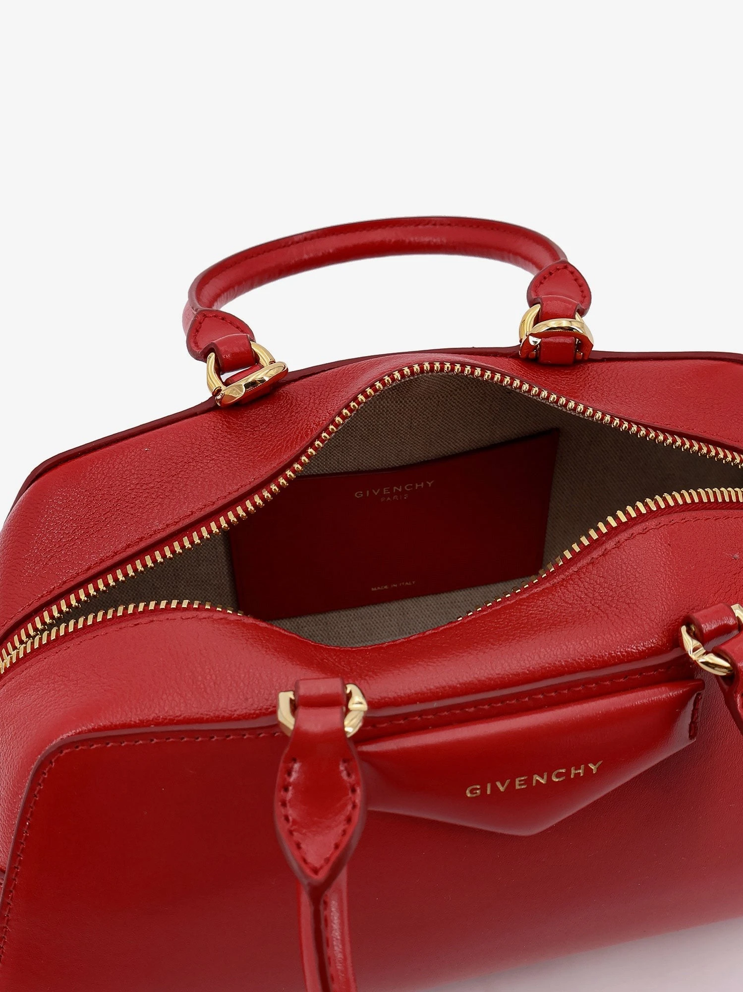 Antigona East West Small leather shoulder bag.webp