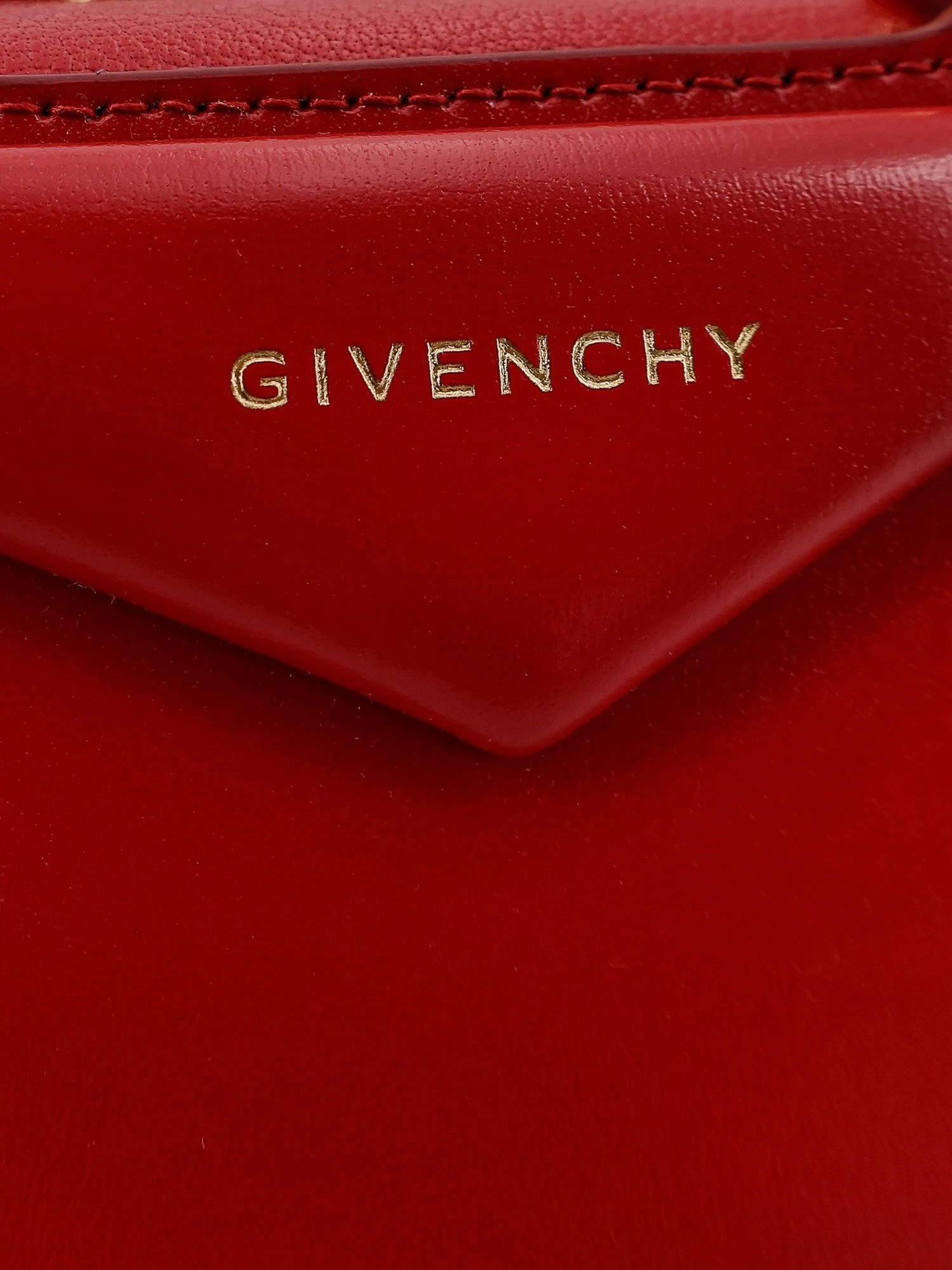 Antigona East West Small leather shoulder bag.webp