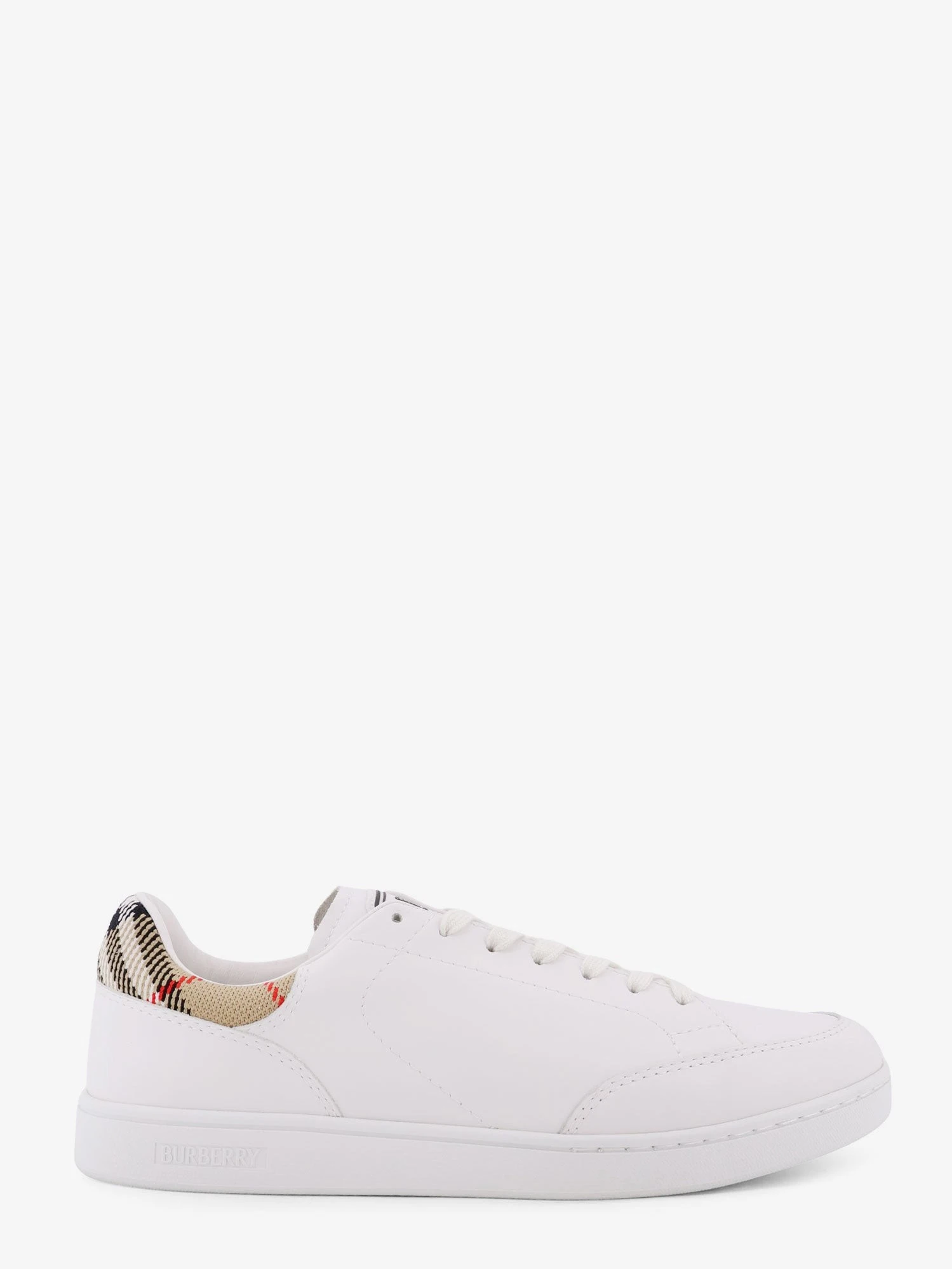 Set leather sneakers.webp