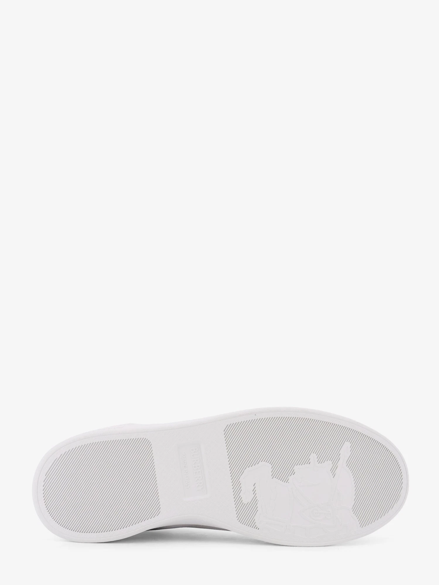 Set leather sneakers.webp