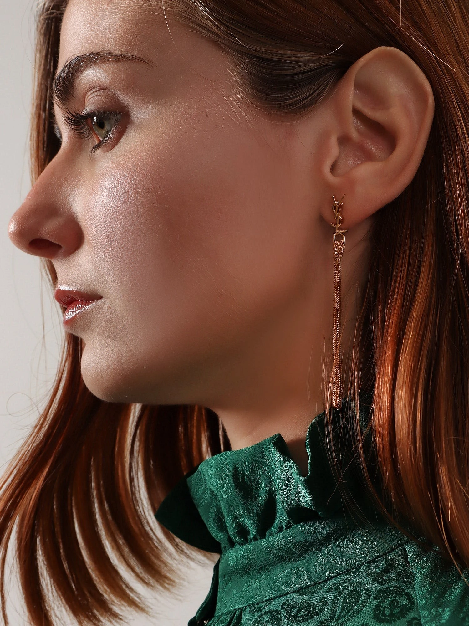 Cassandre metal earrings.webp