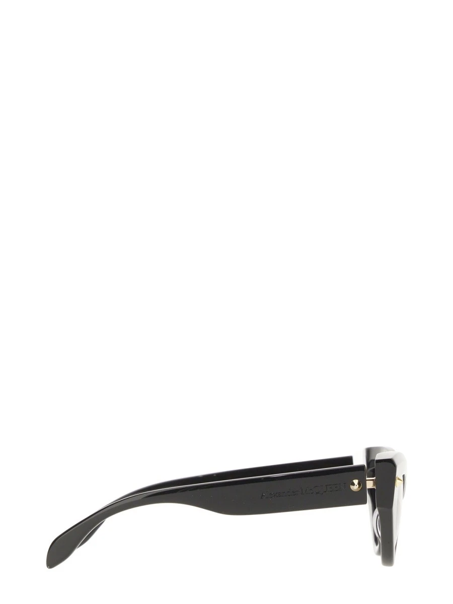 CAT-EYE SUNGLASSES SPIKE STUDS.webp