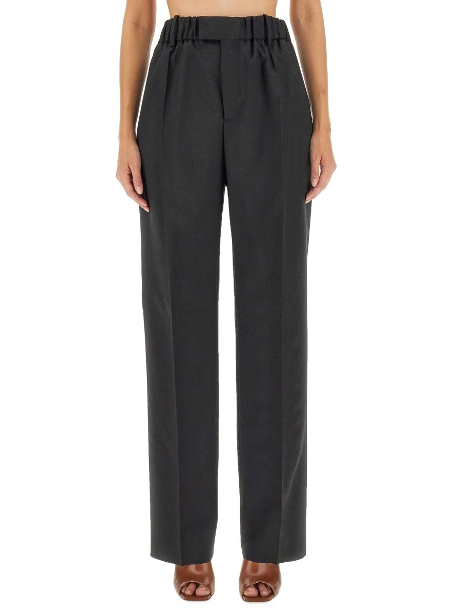 LOOSE-FITTING PANTS.webp