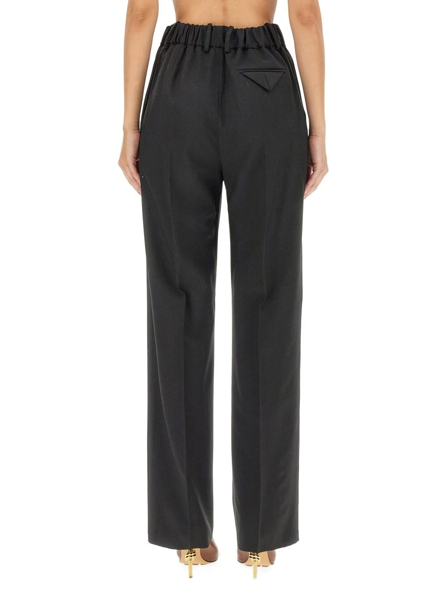 LOOSE-FITTING PANTS.webp
