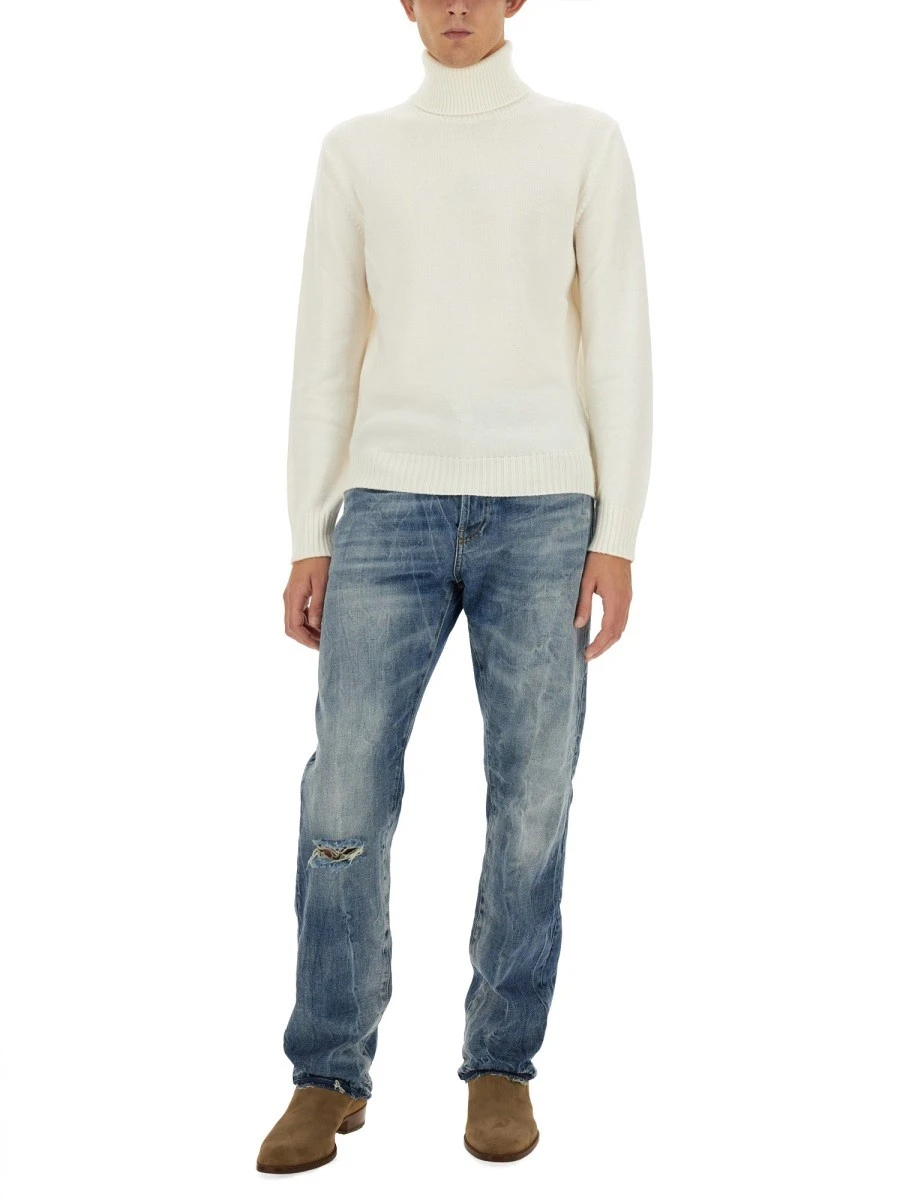 JEANS IN DENIM.webp