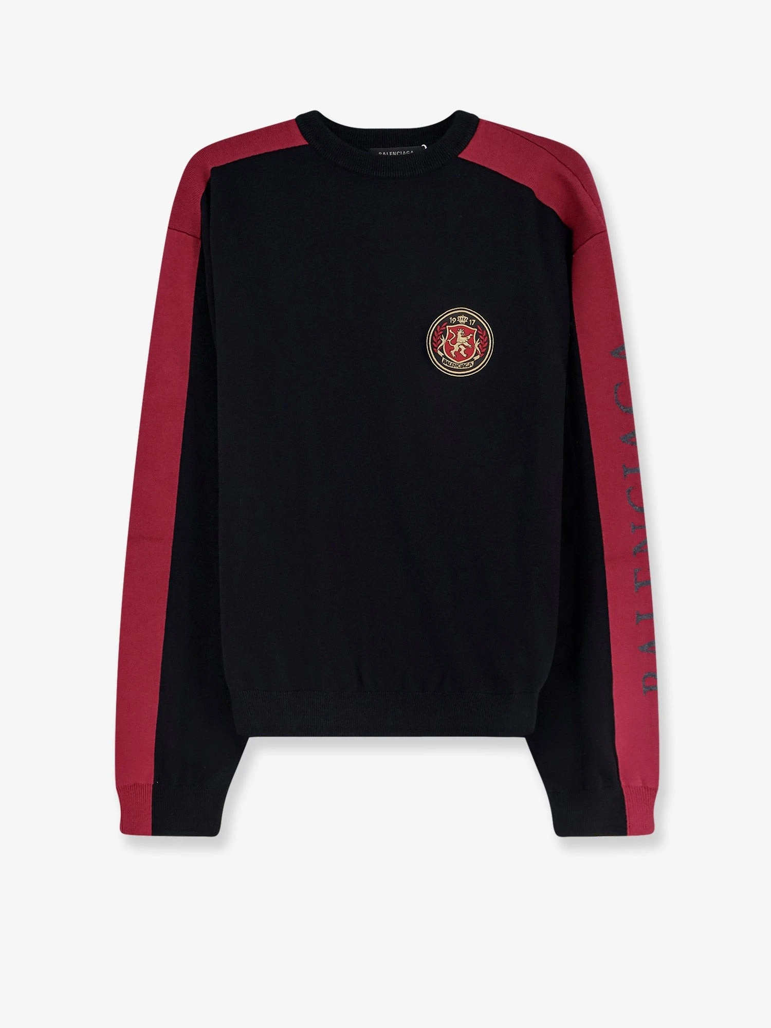 Cotton sweater with logo on the front.webp