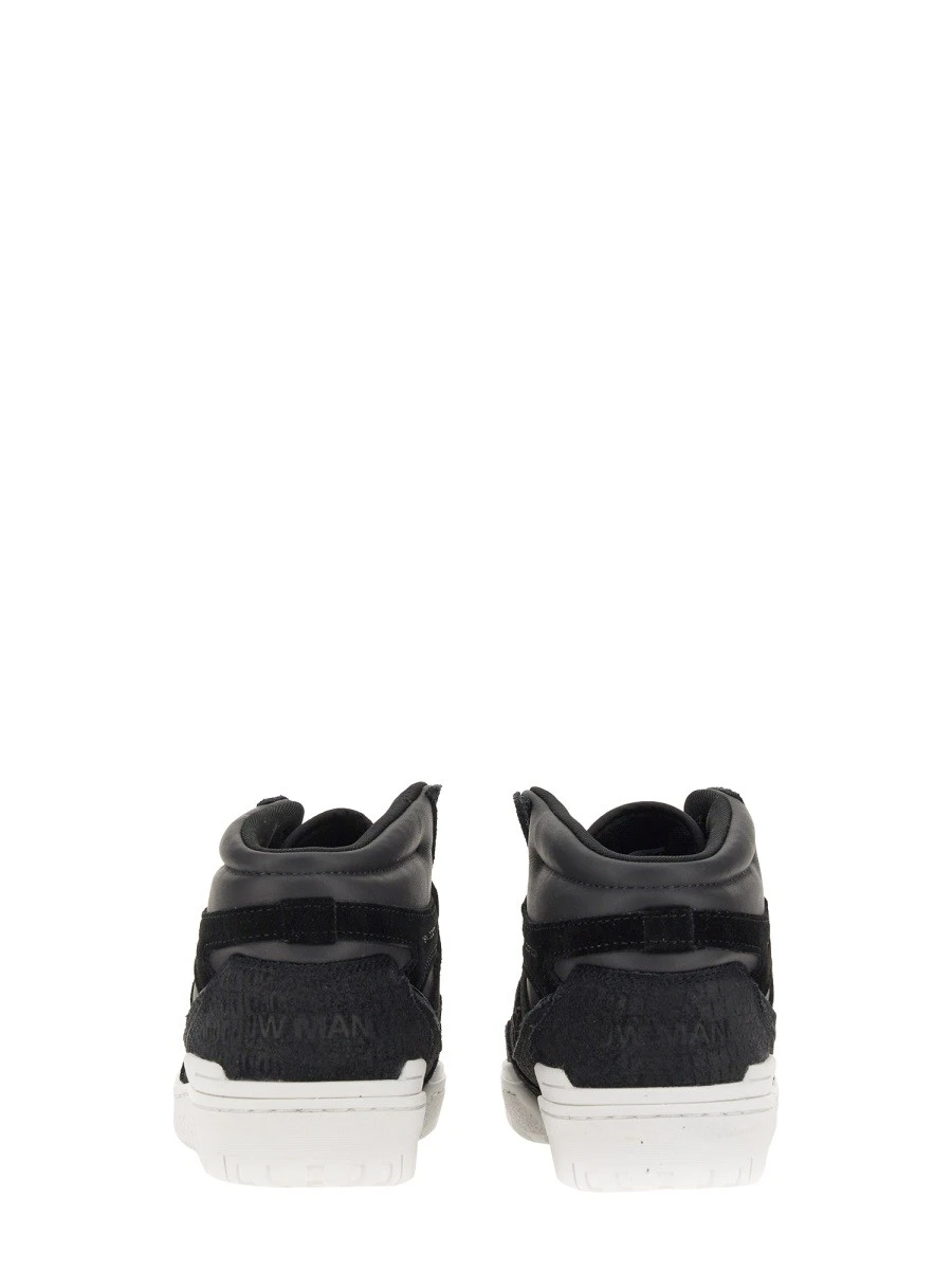 SNEAKER 650.webp