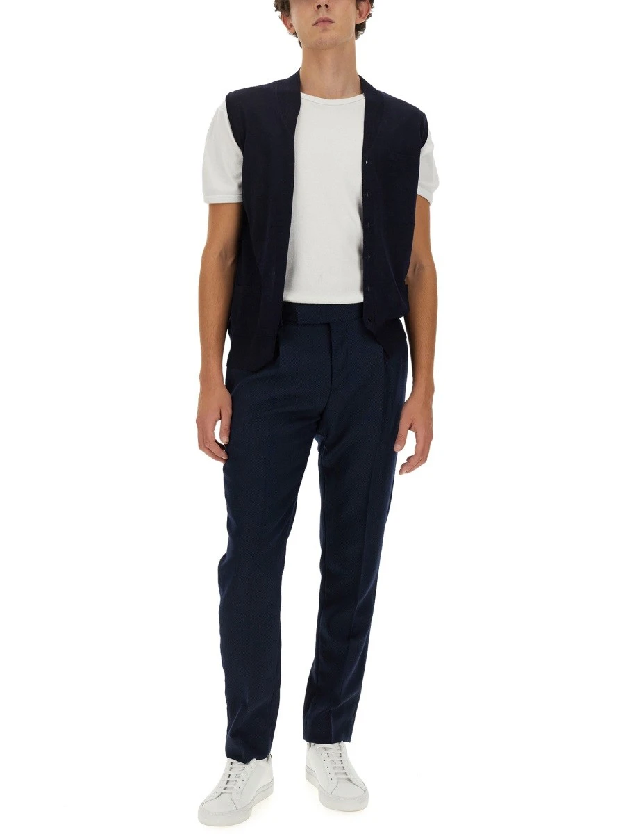 V-NECK VEST.webp