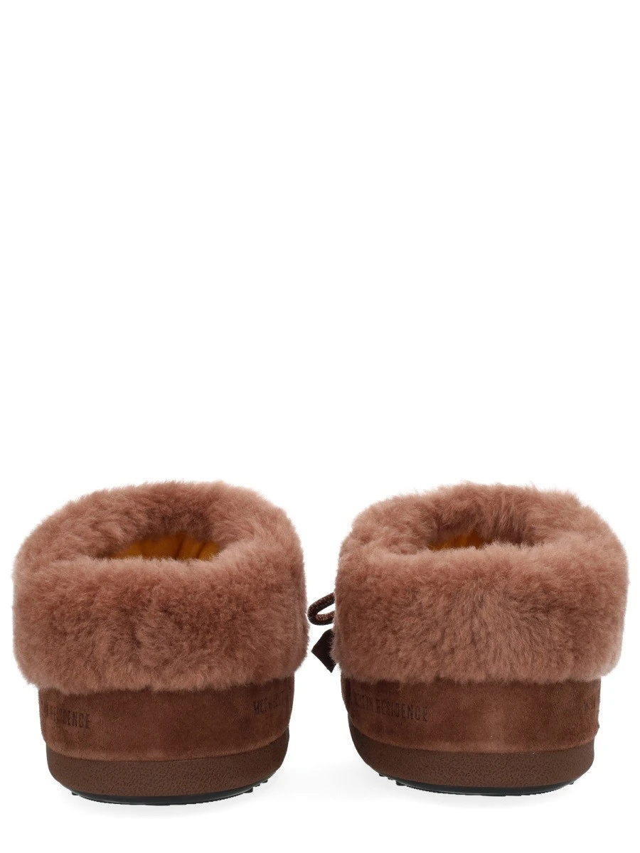 BOOT "MULE EVX CHALET MOON BOOT X GUEST IN RESIDENCE".webp