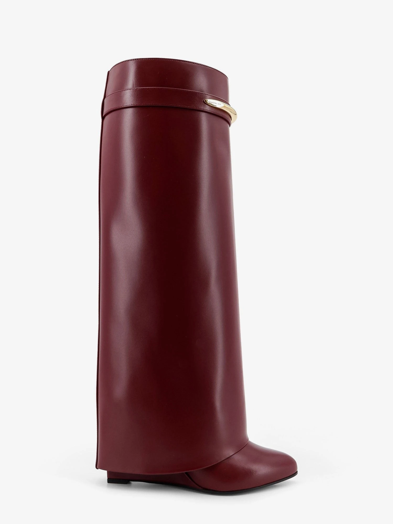 Shark leather boots.webp