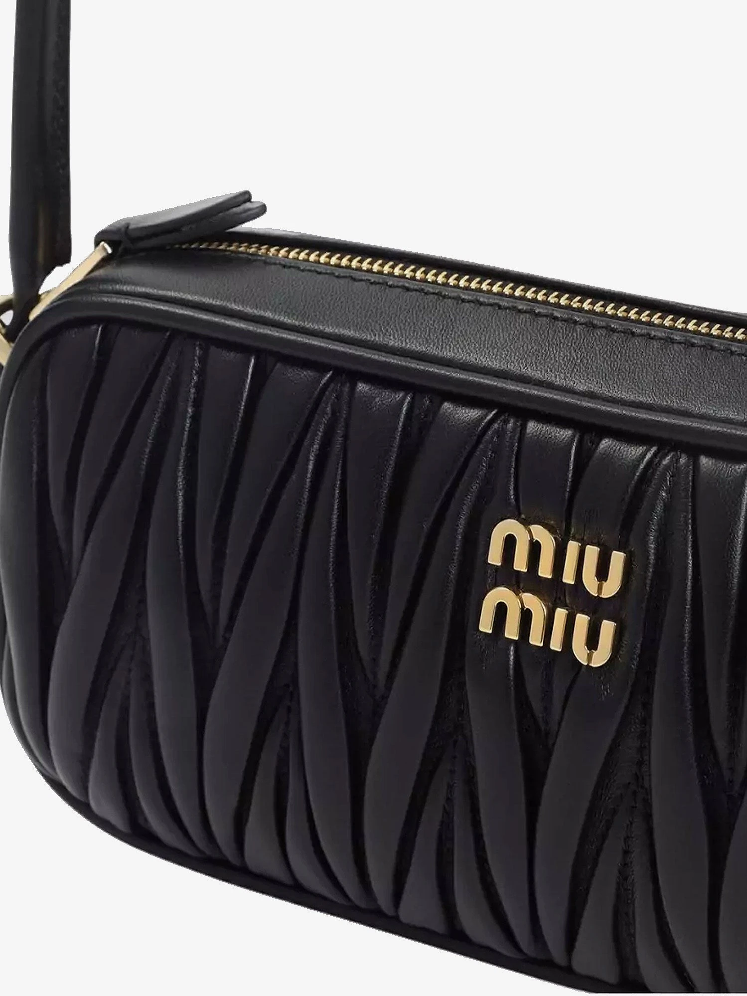 Matelassé leather shoulder bag.webp