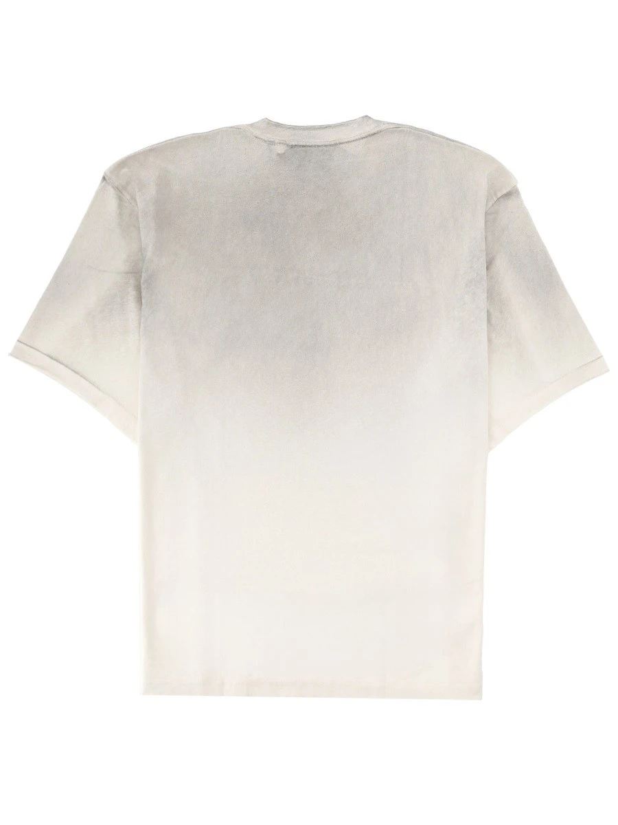 T-SHIRT CON LOGO.webp