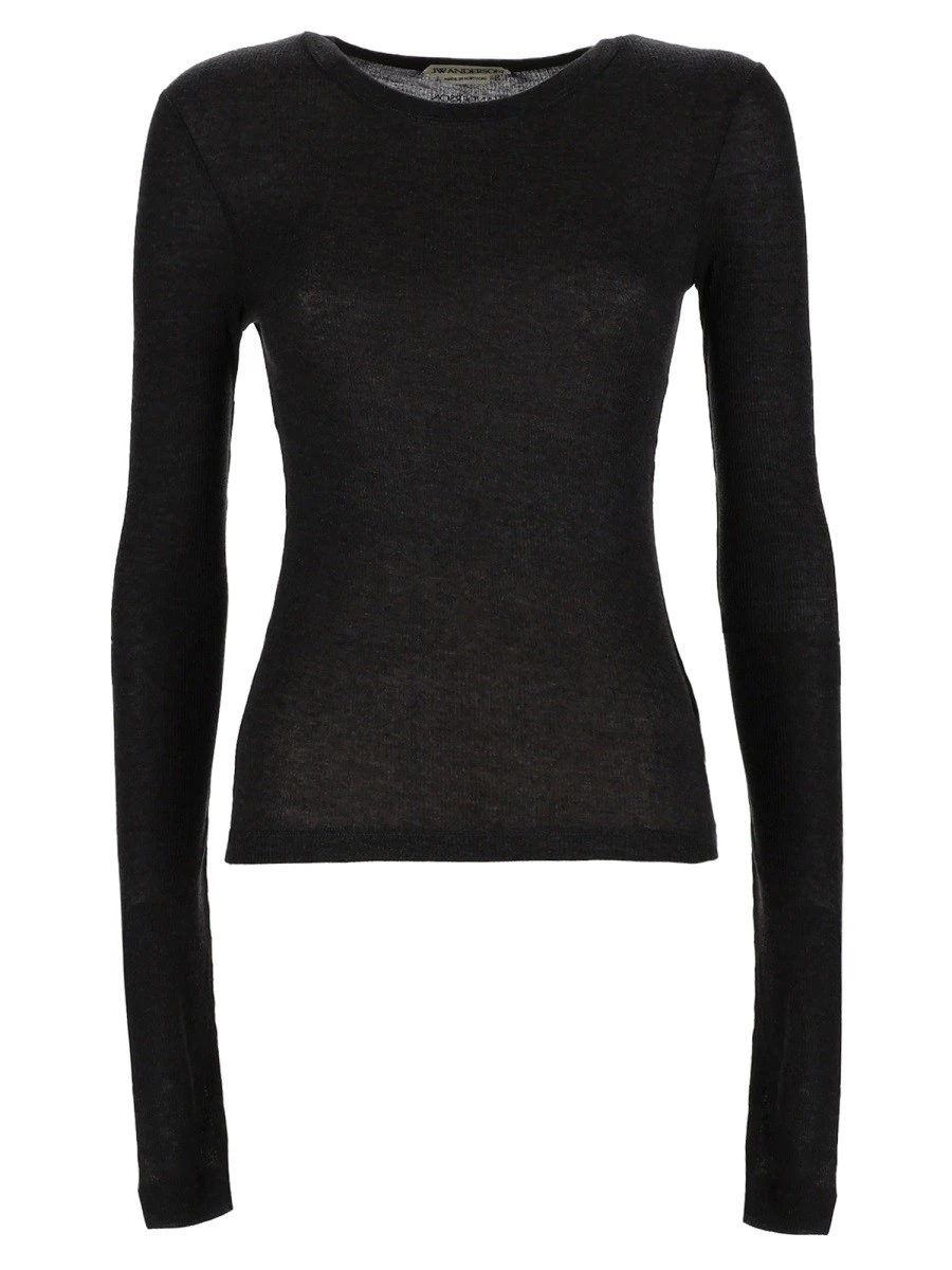 LONG-SLEEVED T-SHIRT.webp