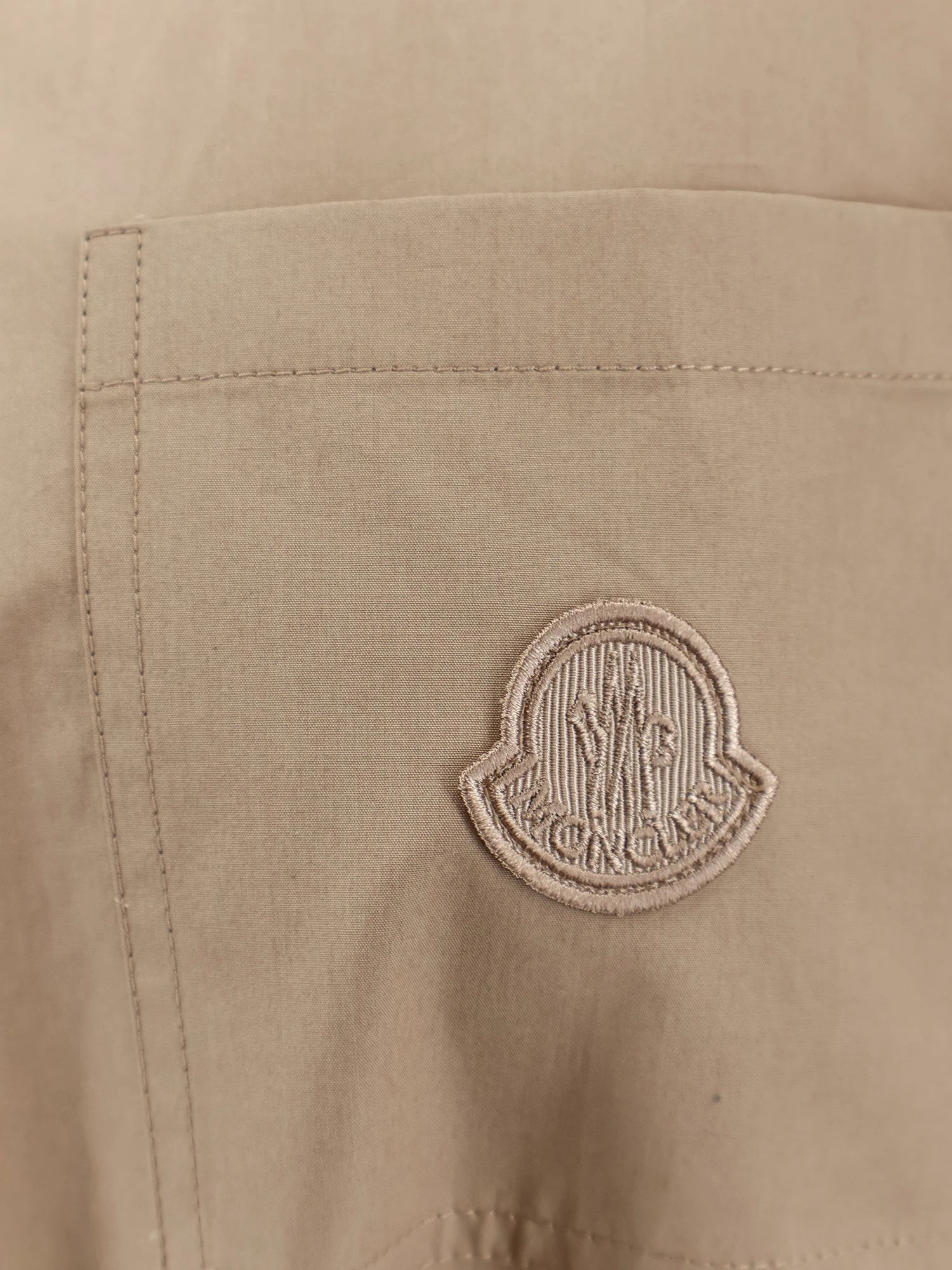 Cotton shirt jacket with front embroidered logo.webp