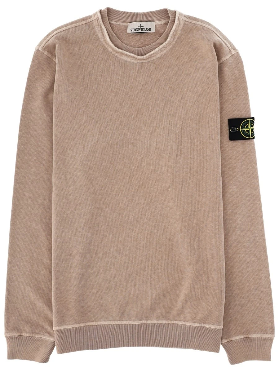 FELPA CON PATCH LOGO.webp