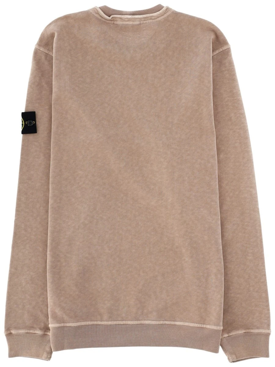 FELPA CON PATCH LOGO.webp