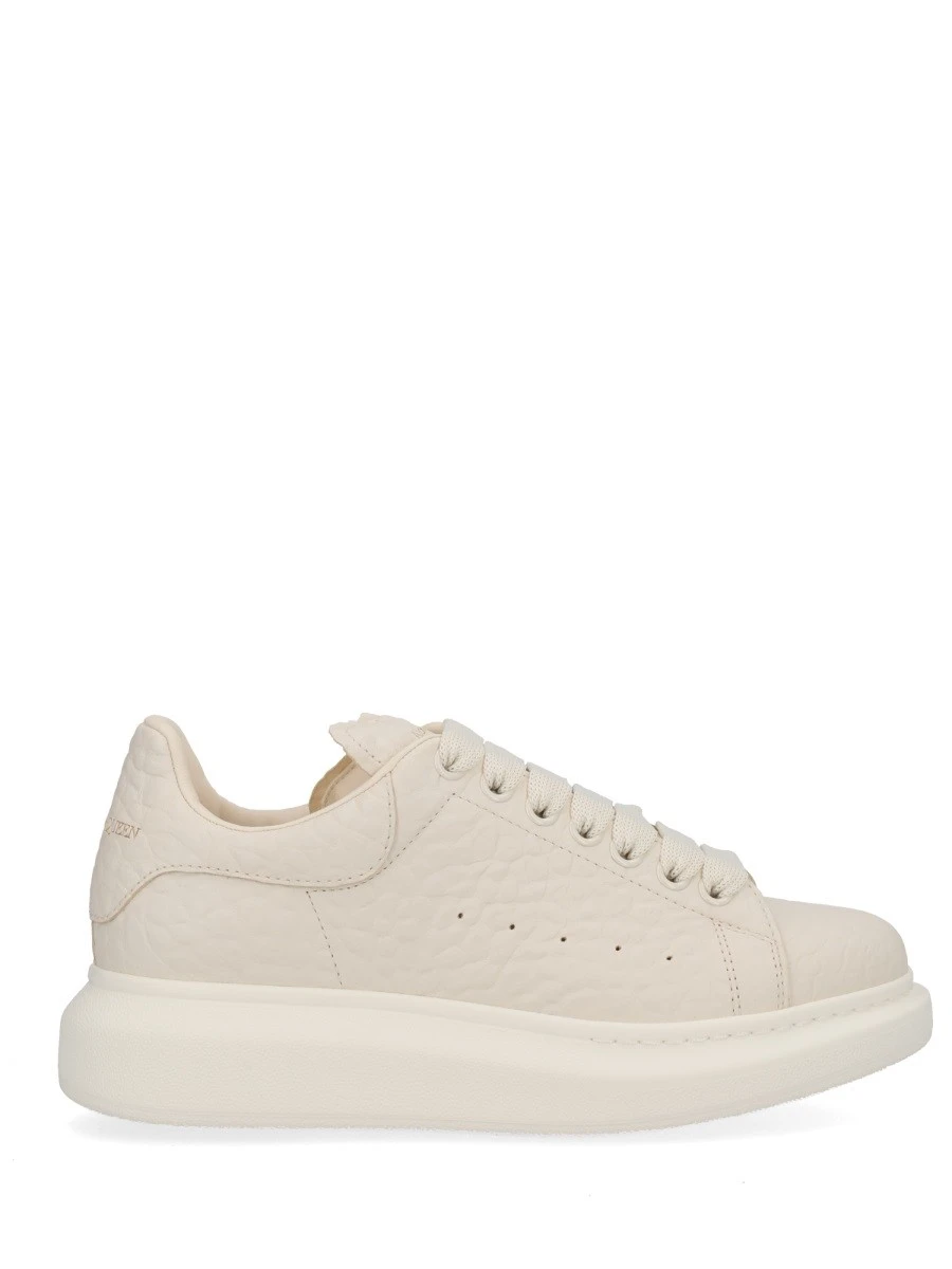 "OVERSIZE" SNEAKER.webp