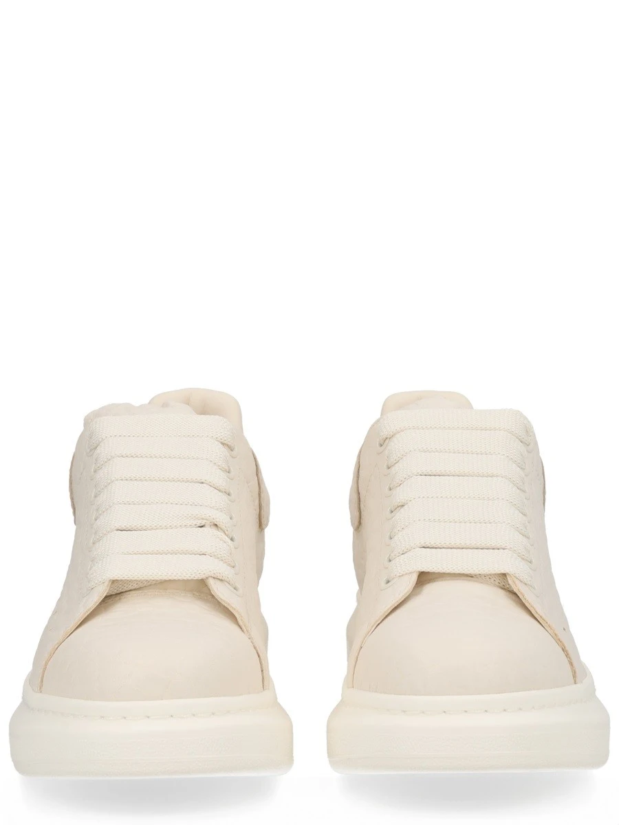 "OVERSIZE" SNEAKER.webp
