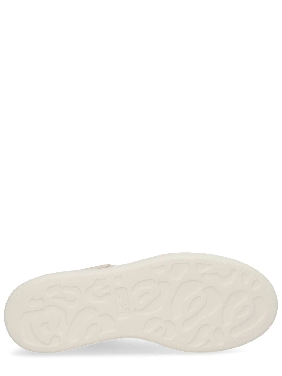 "OVERSIZE" SNEAKER.webp