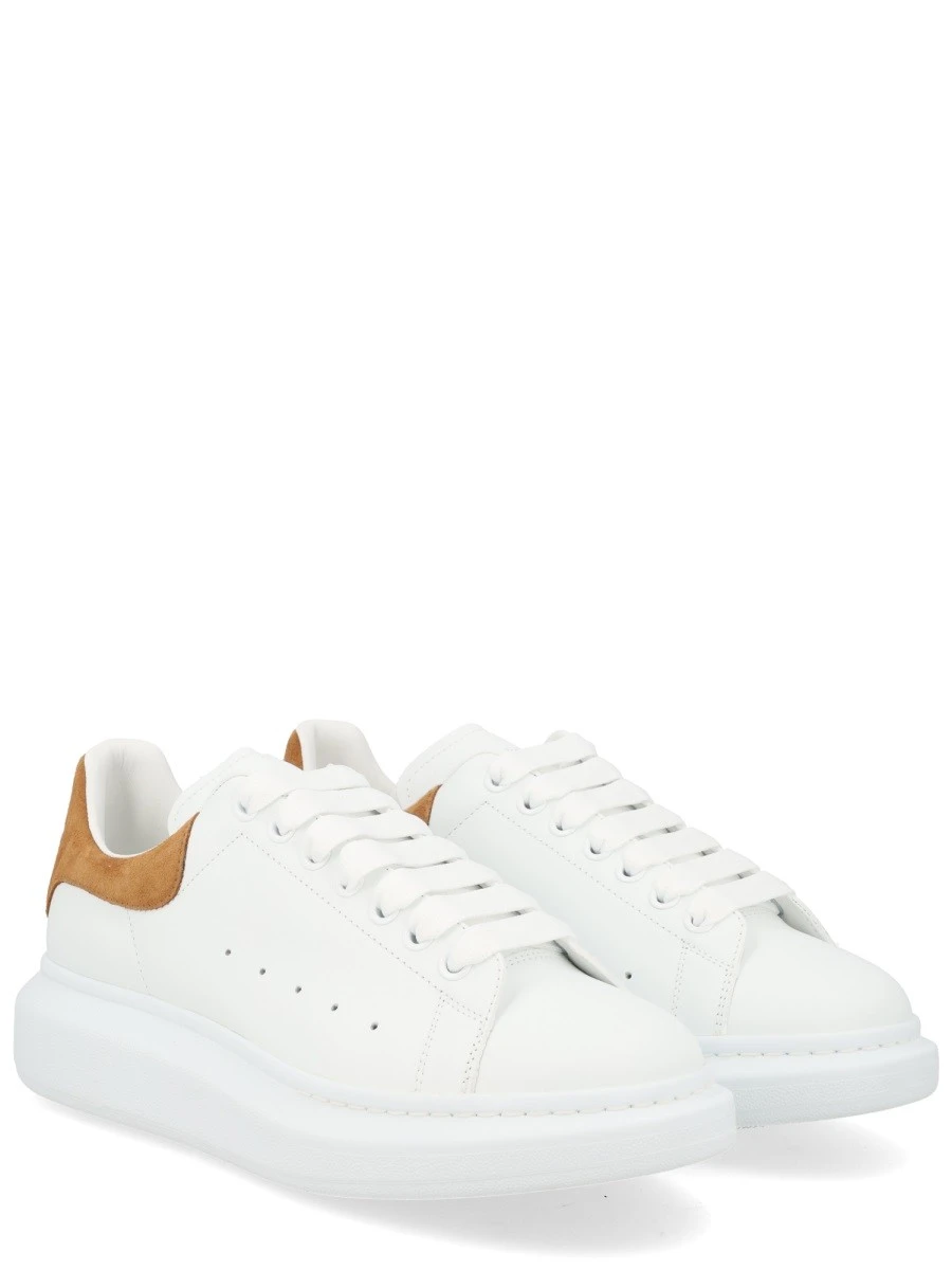 "OVERSIZE" SNEAKER.webp
