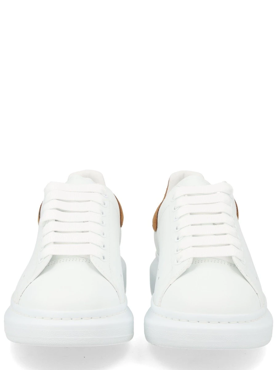 "OVERSIZE" SNEAKER.webp